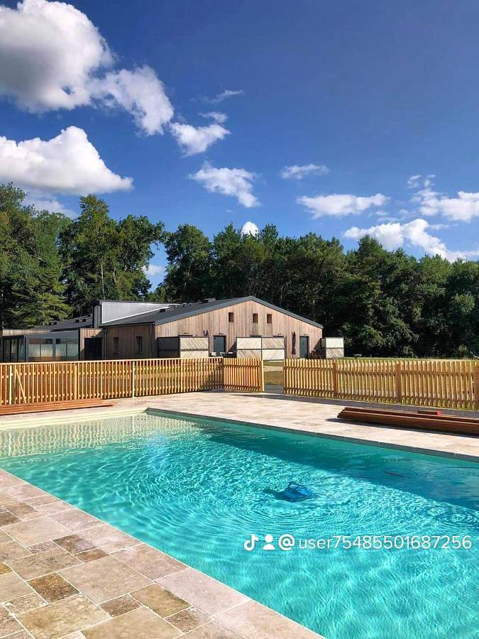 Gîte pour 6 personnes, avec sauna et piscine ainsi que jardin et vue, animaux acceptés à Notre-Dame-de-Sanilhac - 3