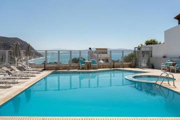 Hotel für 2 Personen, mit Pool und Kinderpool sowie Balkon und Ausblick in Agia Galini