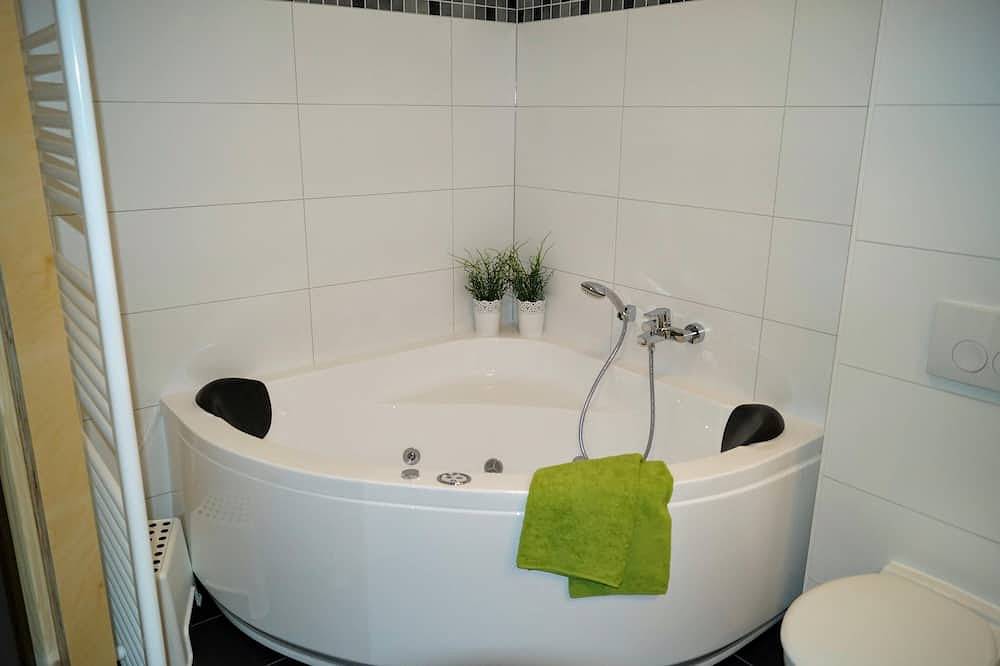 Premium-Appartements Central im Marinapark Scharmützelsee mit Sauna, Whirlpool, Kamin, 76 m², 4+2 Pers. in Storkower See, Wendisch Rietz