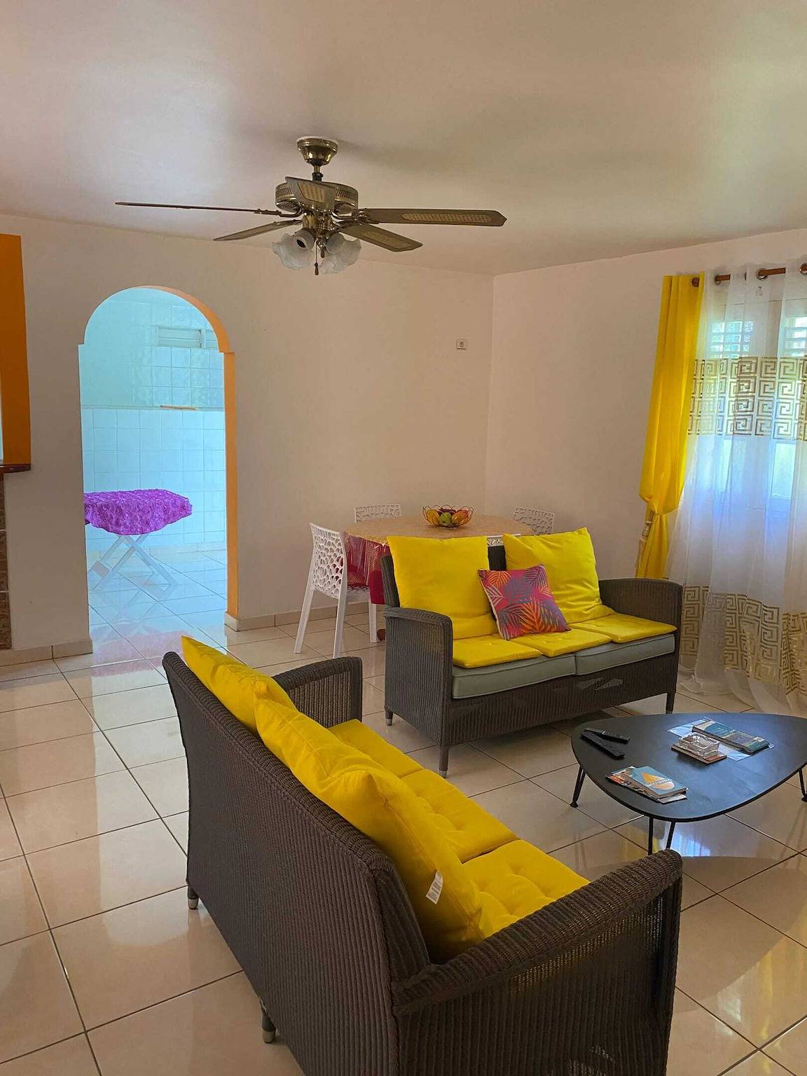 Charmantes Haus in Baie-Mahault mit eingezäuntem Garten in Baie-Mahault, Guadeloupe