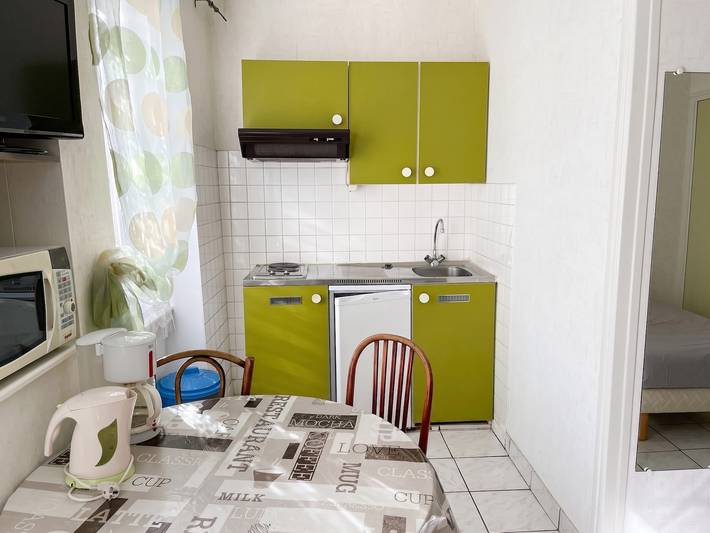 Studio entier, Charmant studio à Néris-les-Bains de 20 m² in Néris-les-Bains, Région de Montluçon