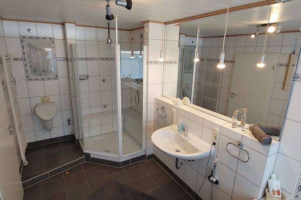 Ganze Wohnung, Ferienwohnung in Höxter Weserbergland an der Weser. Geeignet für 4 P. mit 82m² in Höxter, Kreis Höxter