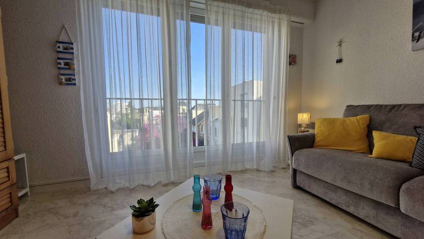 Studio entier, Royan - Studio Lumineux au calme - 30m de la Plage - Quartier du Parc in Royan, Côte de Beauté