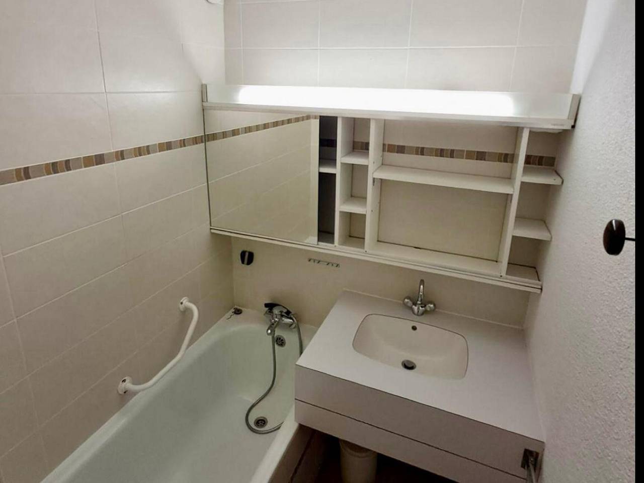 Studio entier, Studio Fonctionnel au Pied des Pistes avec Terrasse - Plein Sud, Près des Remontées et Services in La Plagne, Bellentre