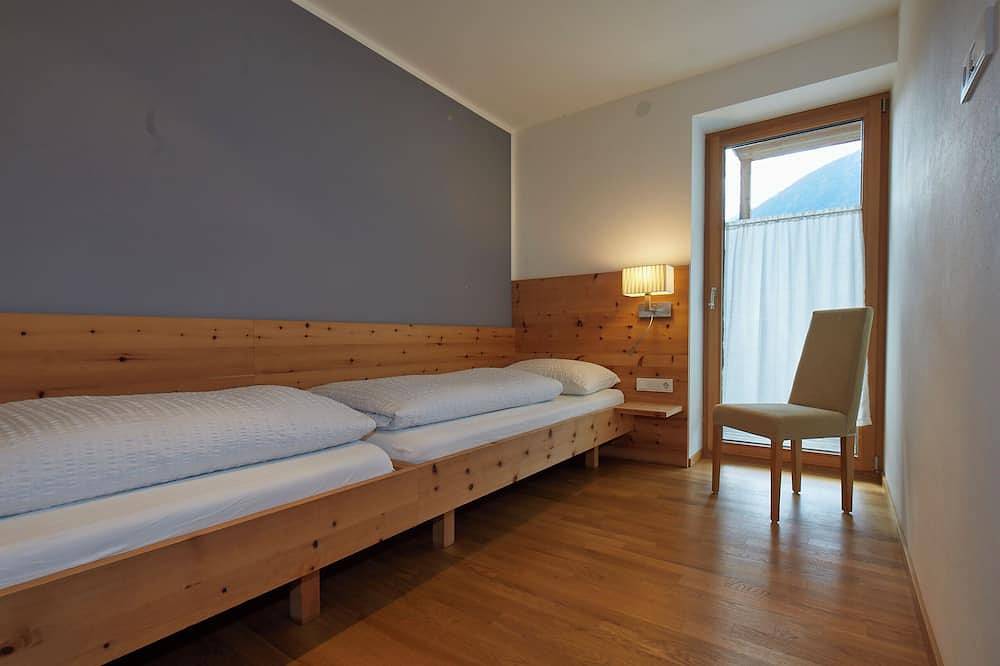 Ganze Wohnung, Apartments Schwarzlehen Idyllische Auszeit mit Bio-Pool inmitten grüner Natur in Naturns, Ortleralpen