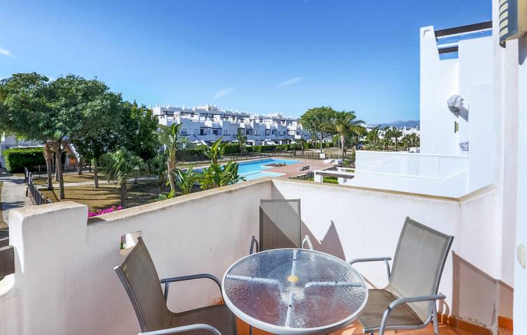Apartamento vacacional entero, Escapada junto a la piscina: Elegante apartamento cerca del Condado de Alhama in Condado de Alhama, Alhama de Murcia