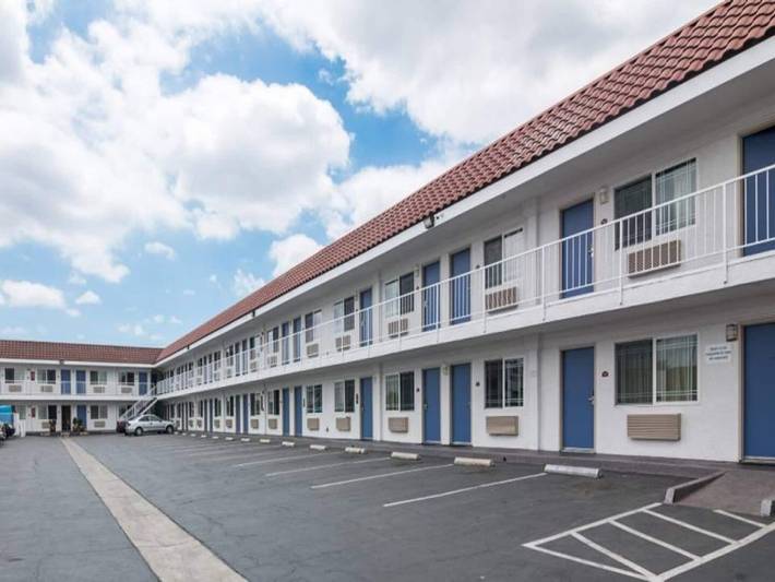 Apartamento entero, 1 cama king size | No fumadores, microondas in Los Angeles County
