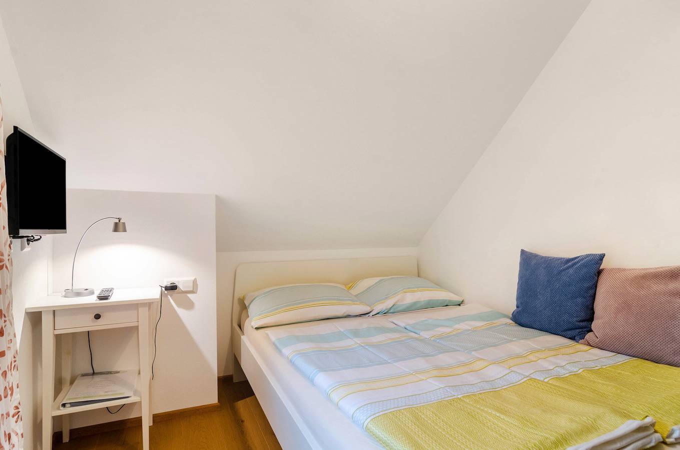 Zimmer 'Doppelzimmer' mit Gemeinschaftsgarten und Wi-Fi in Bodman-Ludwigshafen, Obersee (Bodensee)