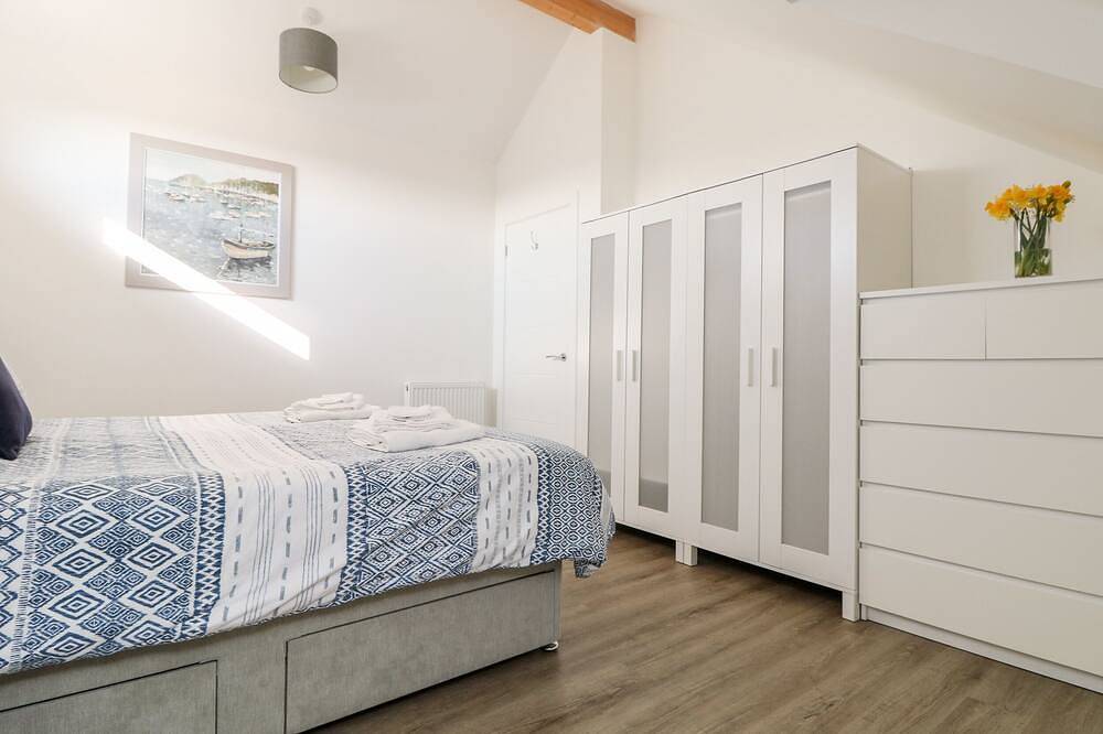 The Crest, family friendly, with a garden in Helston in Helston, Cornwall