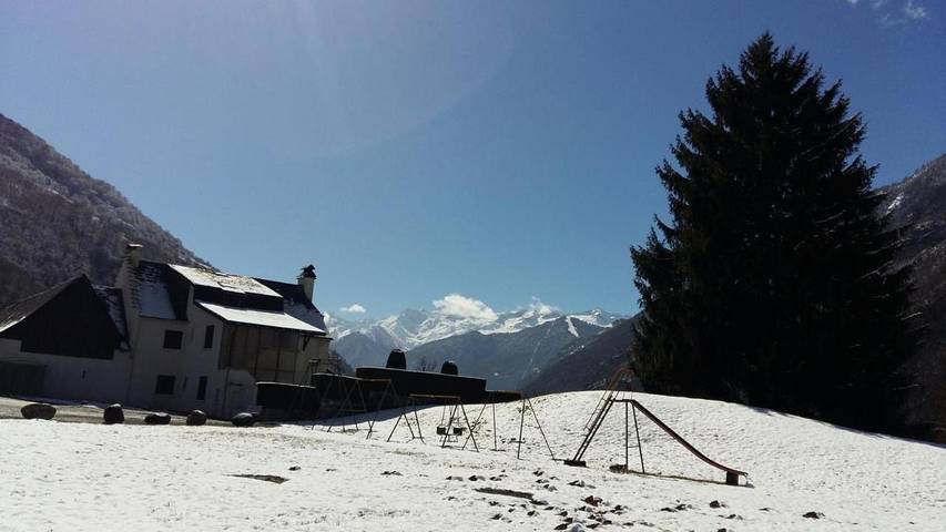 Location de vacances pour 6 personnes, avec jardin et jacuzzi, animaux acceptés à Cier-de-Luchon