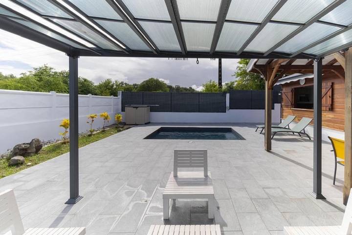 Location de vacances pour 6 personnes, avec jardin ainsi que jacuzzi et piscine dans Plage du Grand Macabou - 2