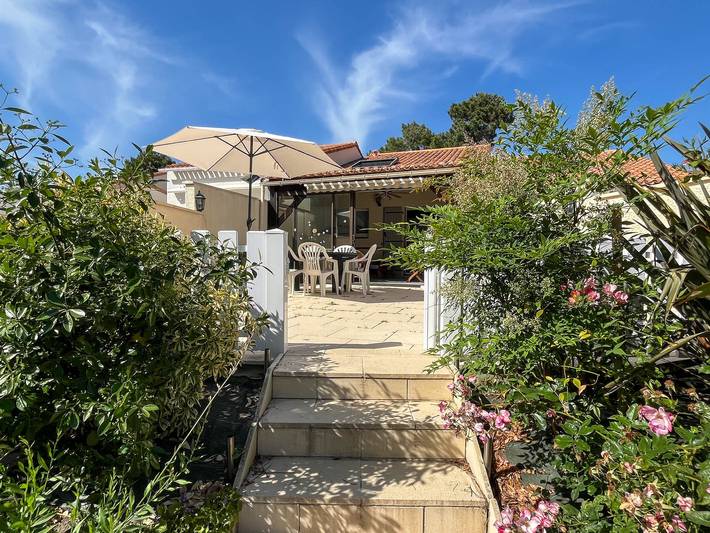 Location de vacances pour 5 personnes, avec jardin et terrasse dans Office De Tourisme Des Mathes La Palmyre