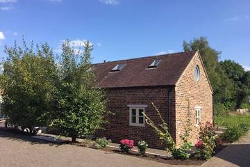 Glamping for 8 People in Stafford, Staffordshire, Photo 1
