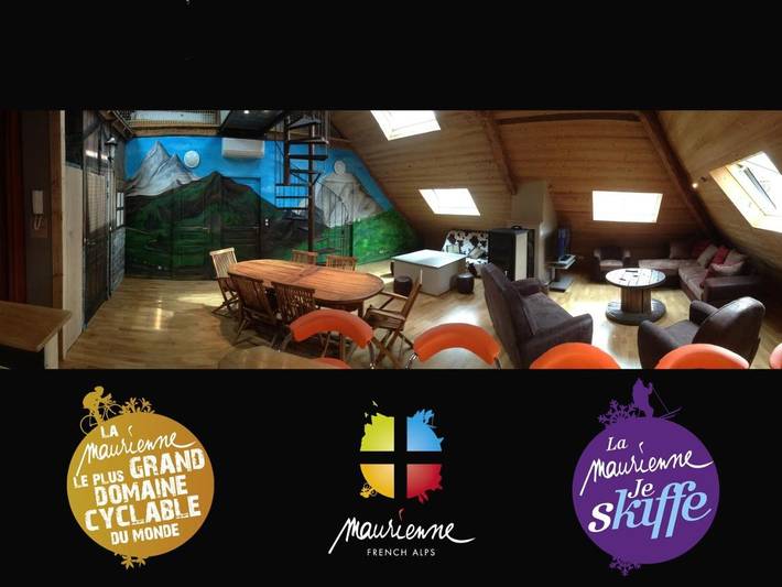 Appartement de vacances pour 12 personnes, avec piscine ainsi que jardin et vue