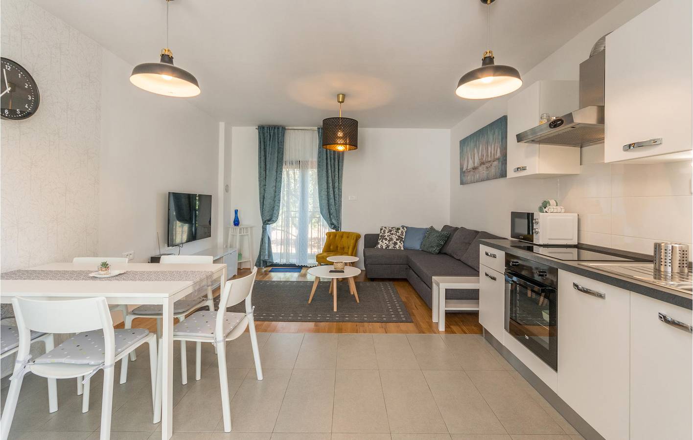 Ganze Ferienwohnung, Ferienwohnung für 5 Personen mit Terrasse in Sukosan, Zadar