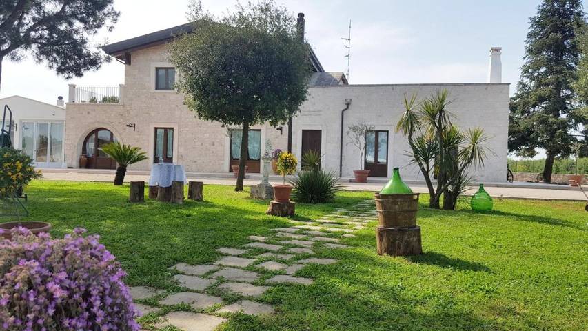 Location de vacances pour 2 personnes, avec jardin, adapté aux familles à Noci - 4