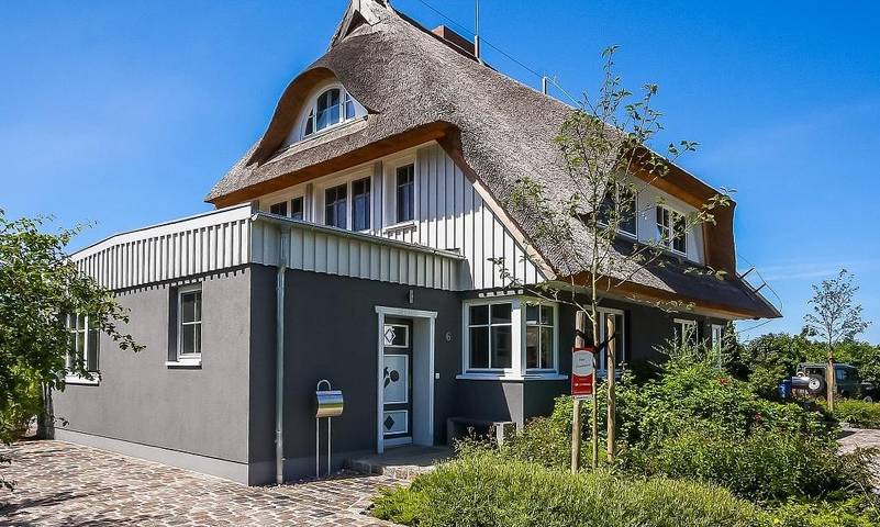 Ferienhaus für 4 Personen, mit Ausblick und Sauna sowie Garten in Wieck am Darß