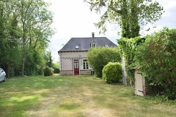 Gîte pour 4 personnes, avec terrasse et jardin dans Béhencourt
