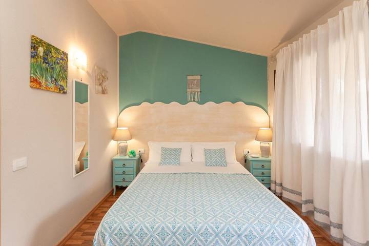 Maison d’hôte pour 2 personnes, avec piscine ainsi que jardin et vue à San Teodoro - 2