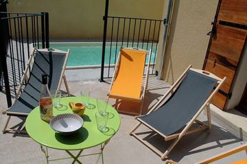 Gîte pour 4 personnes, avec terrasse ainsi que jardin et jacuzzi à Caumont-sur-Durance