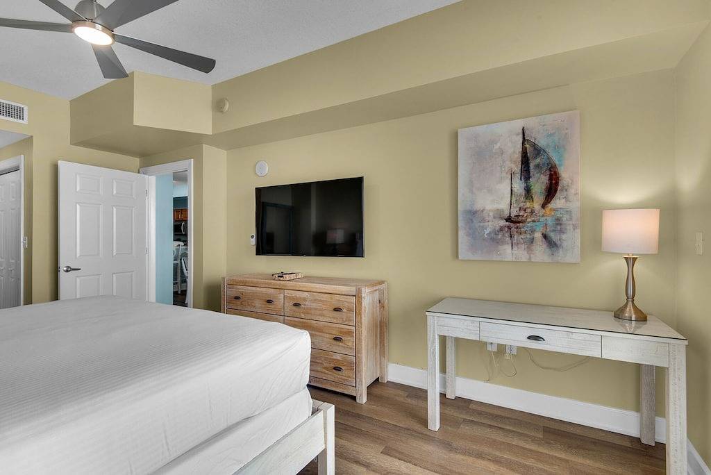 Beach Rental for 8 Guests in Panama City Beach, Emerald Coast