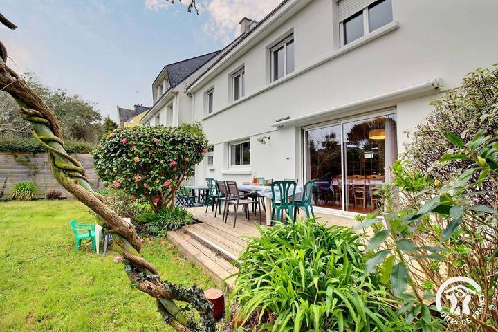 Gîte pour 12 personnes, avec jardin à Ploemeur