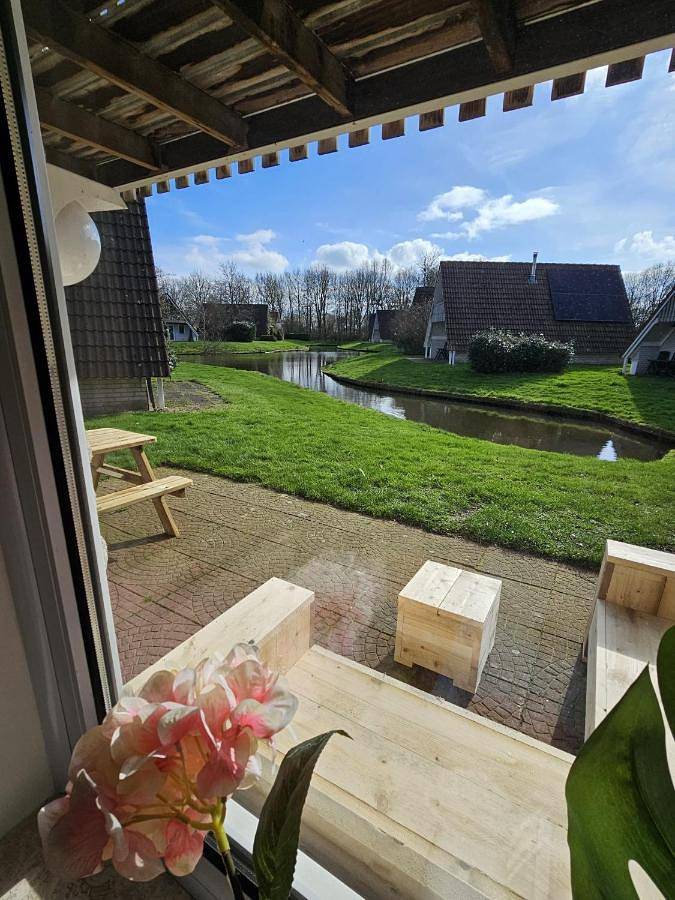 6 pers. vakantiehuis aan visvijver op vakantiepark, Time4vacay in Gramsbergen, Hardenberg