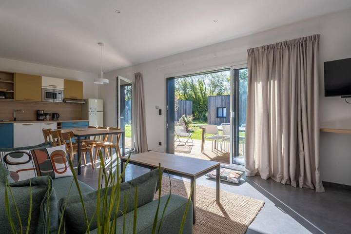 Location de vacances pour 6 personnes, avec jardin et sauna ainsi que piscine et jacuzzi à Angoulins - 2