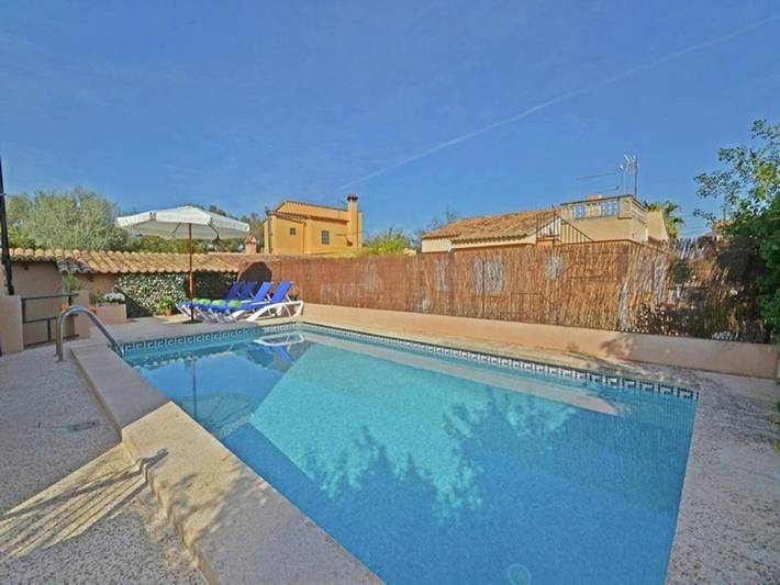 Casa rural para 8 personas, con terraza además de jardín y piscina en El Toro - 4