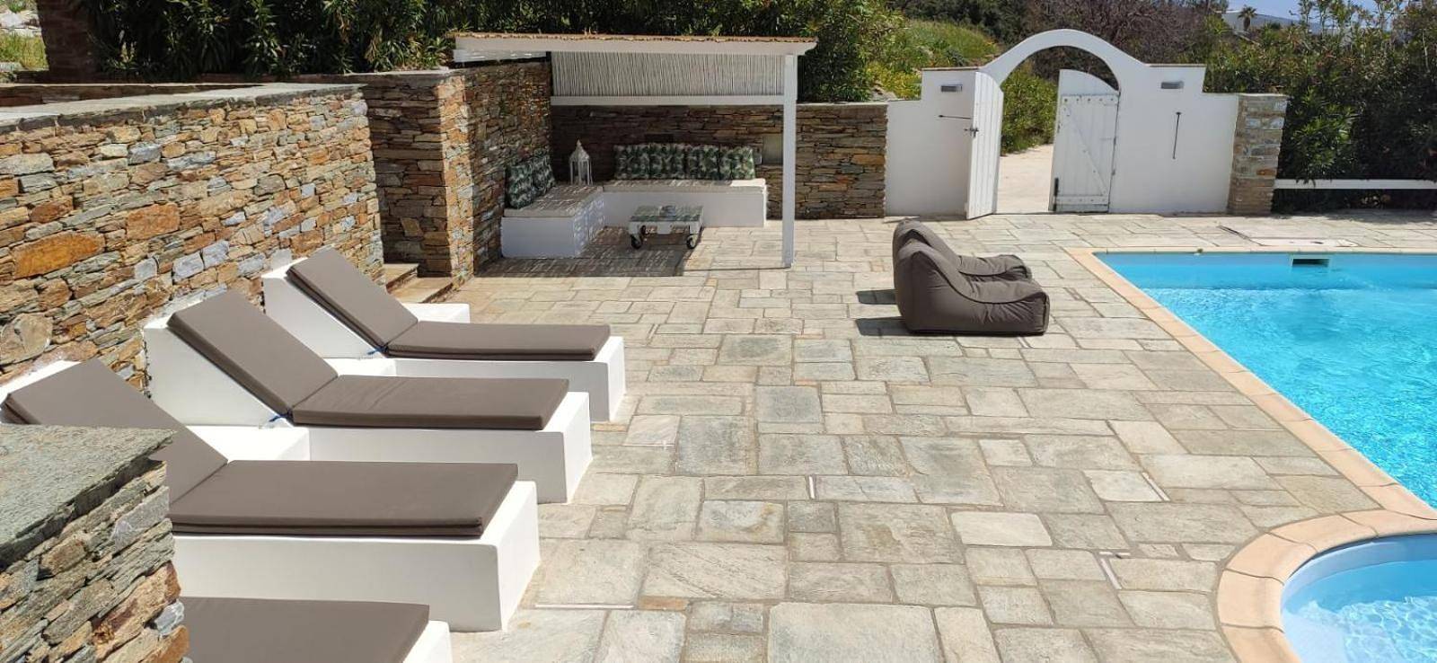 Villa Margarita Batsi: Relax e Comfort per Vacanze in Famiglia in Andros