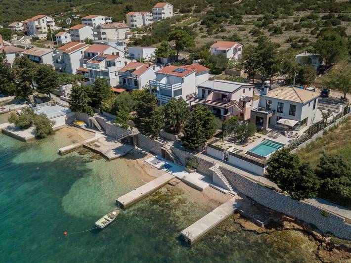 Ferienhaus für 6 Personen, mit Terrasse und Pool auf Pag - 4