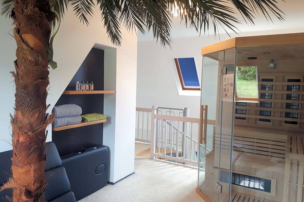 Ganze Wohnung, Ferienwohnung Lerchensteige auf 80m² - Sauna, Bar, 3D-Fernseh, Wii, Ps4 + Vr in Haundorf, Fränkisches Seenland