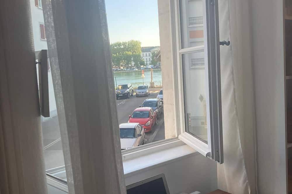 Entire apartment, Cozy little nest for 2, with a view on the Adour in Bayonne, Bayonne region