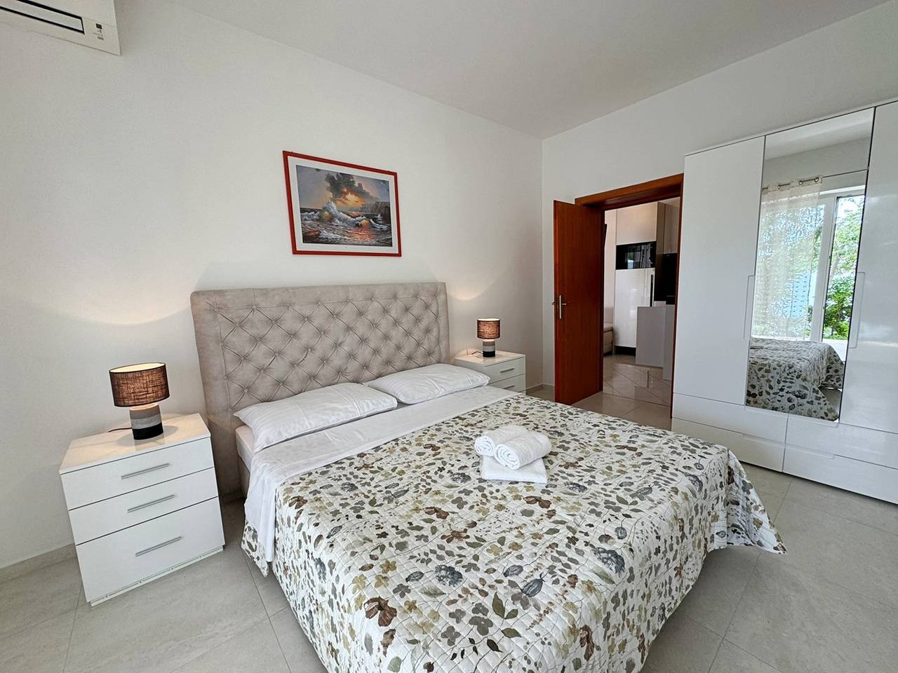 Apartamento entero, Apartment Scheich - seafront, 20 m from sea, ground floor, terrace in Silo (Krk), Krk (isla)