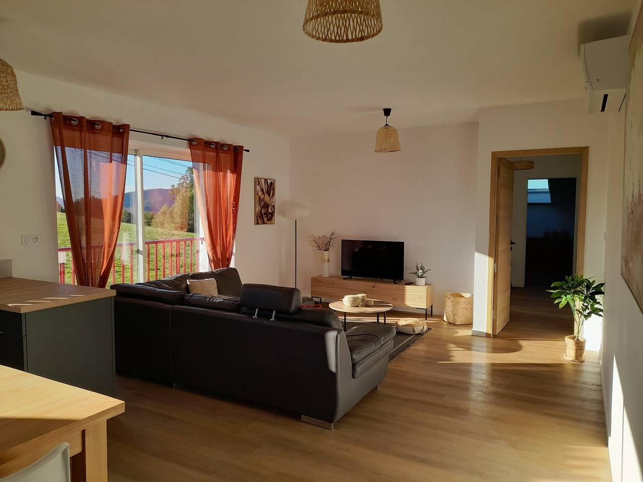 Gîte dans les montagnes basques avec vue, Wi-Fi et climatisation in Ossès, Région de Bayonne