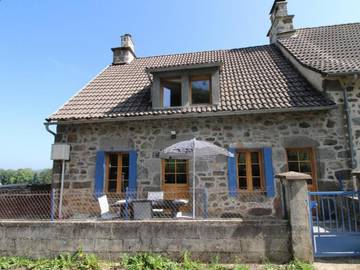 Gîte pour 4 personnes, avec jardin dans Moussages
