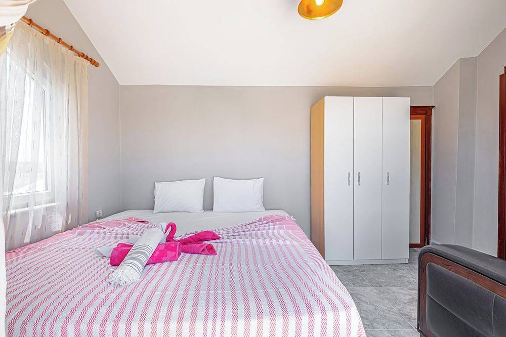 Private luxury villa tailored made to guest separate land area\nnearly sea, hotel in Belek, Provinz Antalya