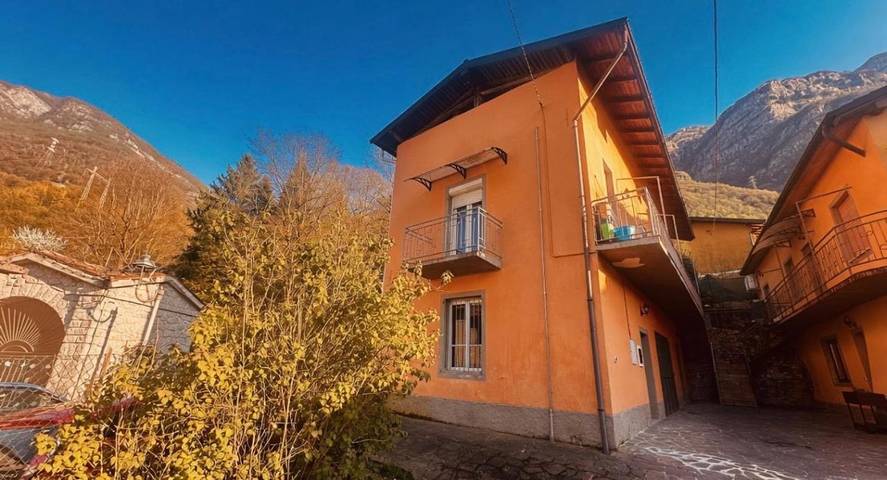 Location de vacances pour 7 personnes, avec terrasse, animaux acceptés à Monasterolo del Castello - 2