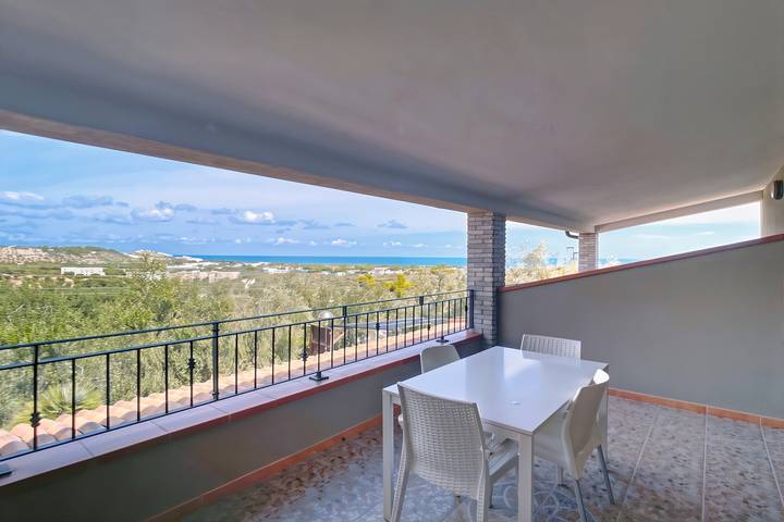 Ferienwohnung für 2 Personen, mit Garten und Balkon am Gargano