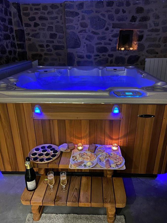 Maison de vacances pour 4 personnes, avec Jacuzzi et Terrasse ainsi que Jardin et Vue