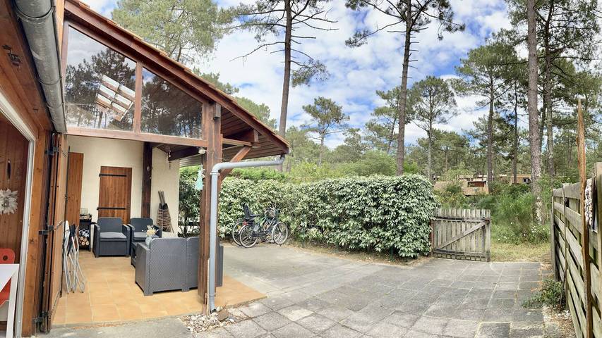 Appartement de vacances entier, Maison 6 personnes au cœur de la forêt à Maubuisson in Carcans, Région de Lesparre-Médoc