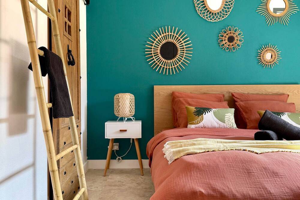 La Paillote de Lulu, Hôpitaux Facultés, Tramway in Montpellier, Côte d'Améthyste