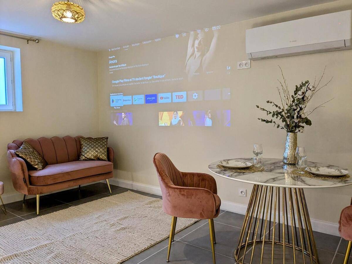 Appartement entier, Evasion romantique ultime in Vichy, Région de Vichy