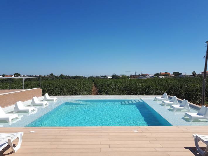 Casa de férias para 4 pessoas, com terraço e piscina em Faro