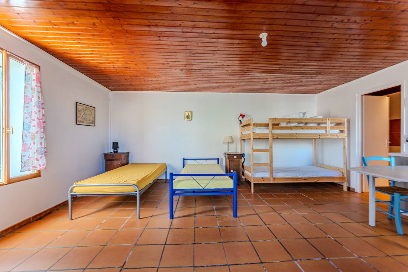 Entire studio, Studio Apartment 'La Halte De Compostelle' with Private Terrace and Wi-Fi in Belin-Béliet, Arcachon region