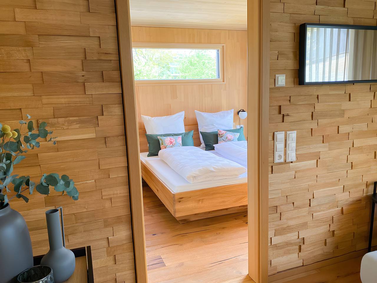 Chalet Zwei mit privater Terrasse, privatem Garten und Wi-Fi in Kressbronn am Bodensee, Bodenseekreis