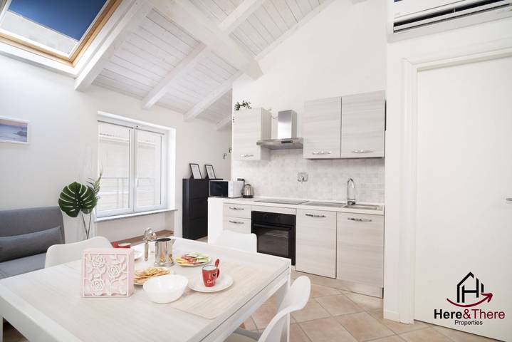 Appartamento intero, [Hidden Relax] Sea 5 min • A/C • Free WiFi in Savona (Città), Savona