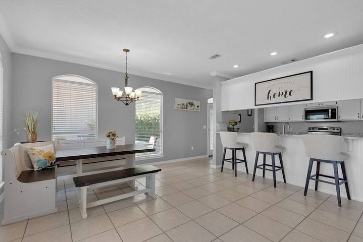 Vacation rental for 10 people, with pool and yard in Miramar Beach