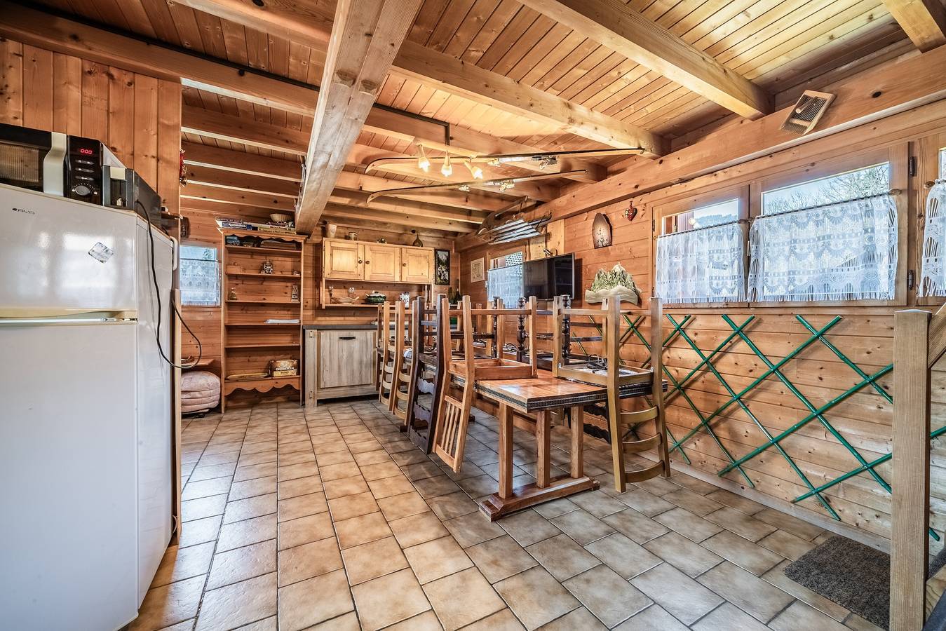 Chalet “6p Classic-Les Ajoncs D'or” with Mountain View, Private Terrace, and Wi-Fi in Verchaix, Bonneville region