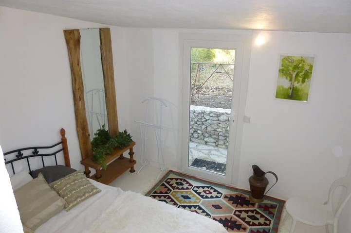 Location de vacances pour 4 personnes, avec jardin ainsi que jacuzzi et terrasse à Mirabel-aux-Baronnies - 3